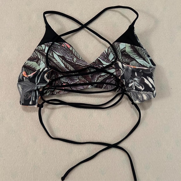 MAAJI swimsuit top - Picture 2 of 4